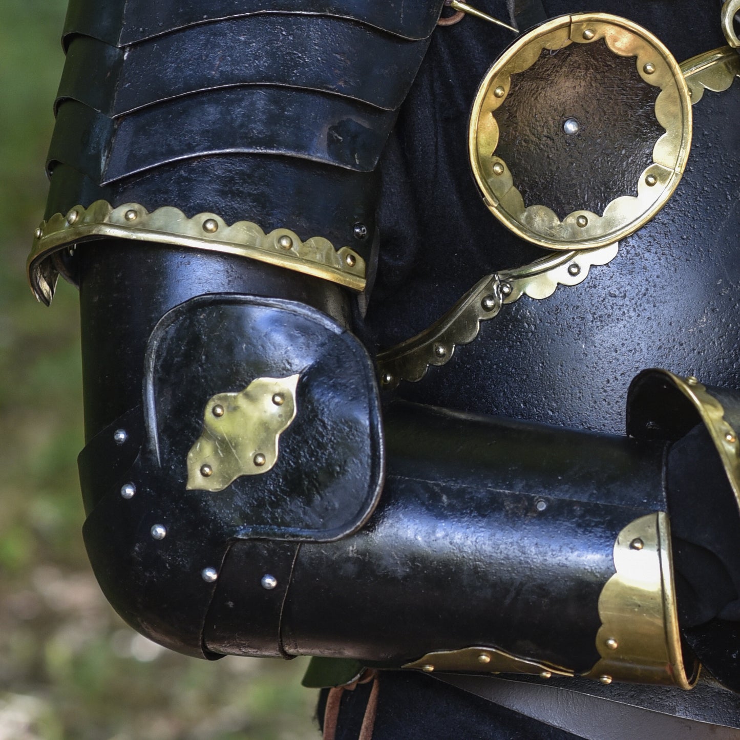 Armory Replicas ™ The Cursed Black Knight Functional Medieval Arm Armor