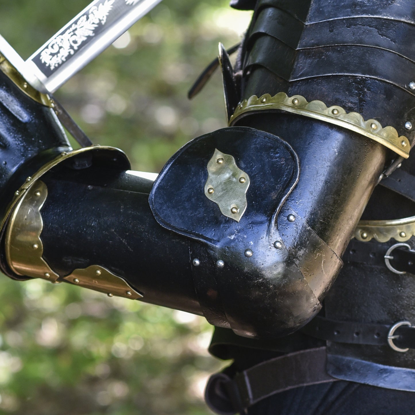 Armory Replicas ™ The Cursed Black Knight Functional Medieval Arm Armor