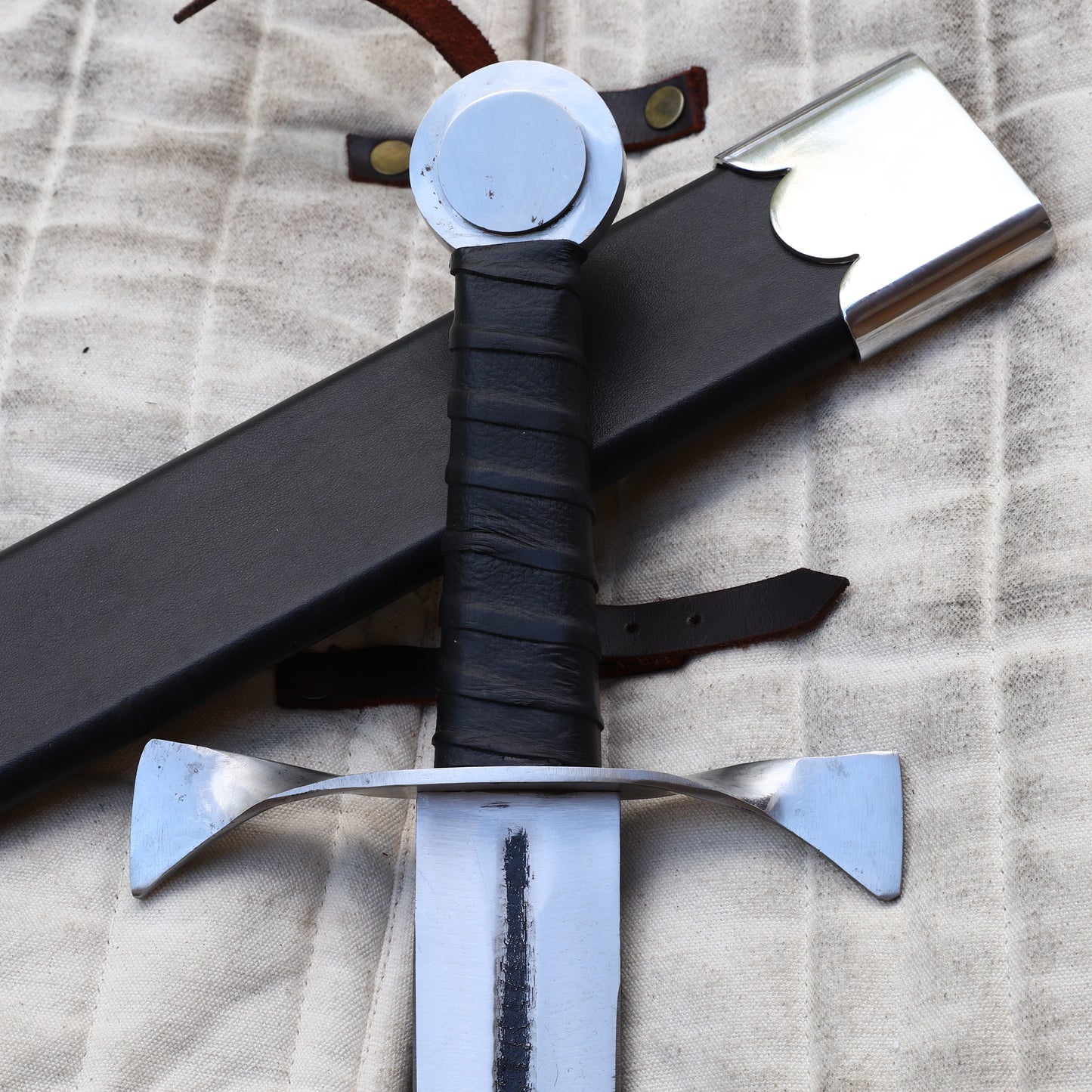 Mirrored Illusion Medieval Dual Tone Sword