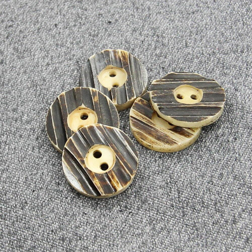 Handmade 5 Piece Ribbed Horn Button Set